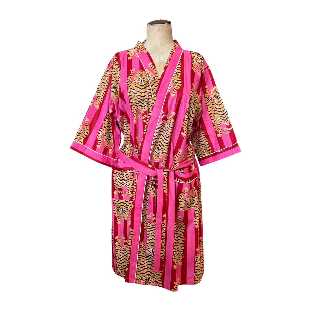 robe with pink and red stripes, combined with a tiger motif