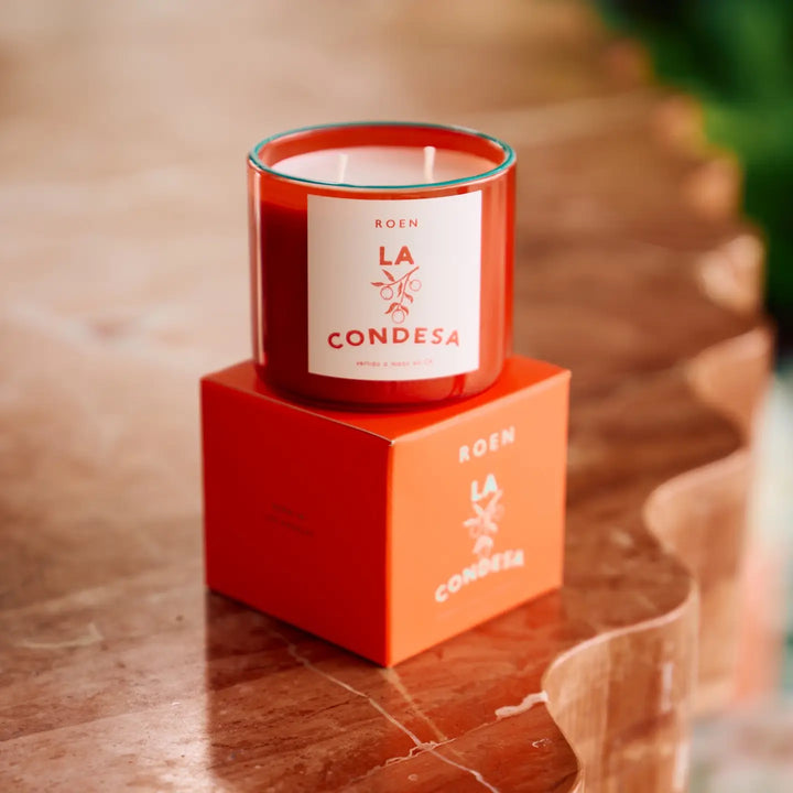 Photo of burning La Condesa candle 