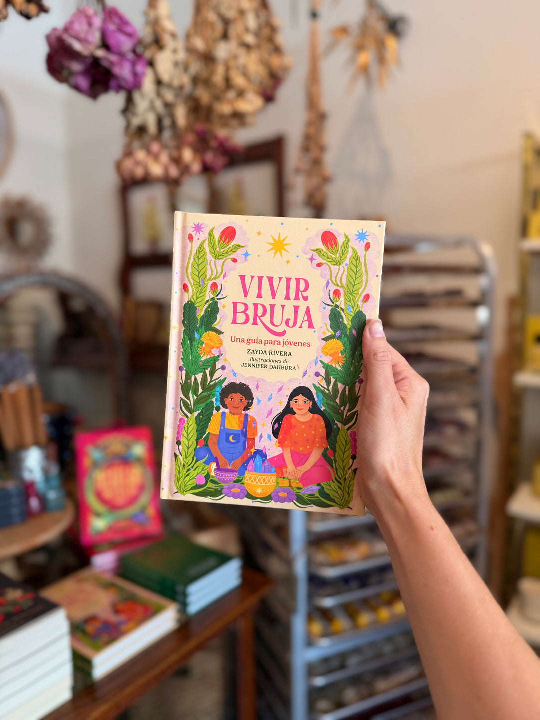 Vivir Bruja (Being Bruja): Una Guía Para Jóvenes - Spanish Edition
